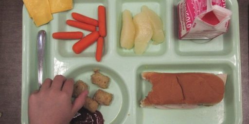 Chicago School Bans Kids From Bringing Lunch From Home