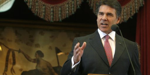 Rick Perry's Immigration Problem Isn't Going Away