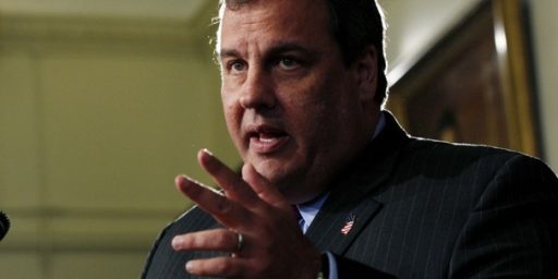 Chris Christie Enters The Immigration Debate, And The Tea Party Won't Like What He Did 