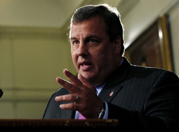 christie-endorsing-romney-photo