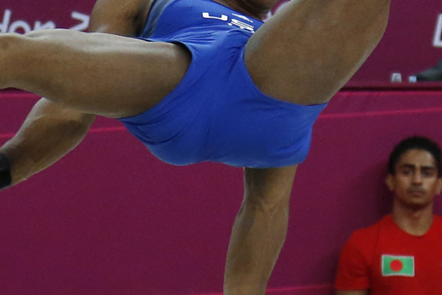 mens-gymnastics-crotch-shot.