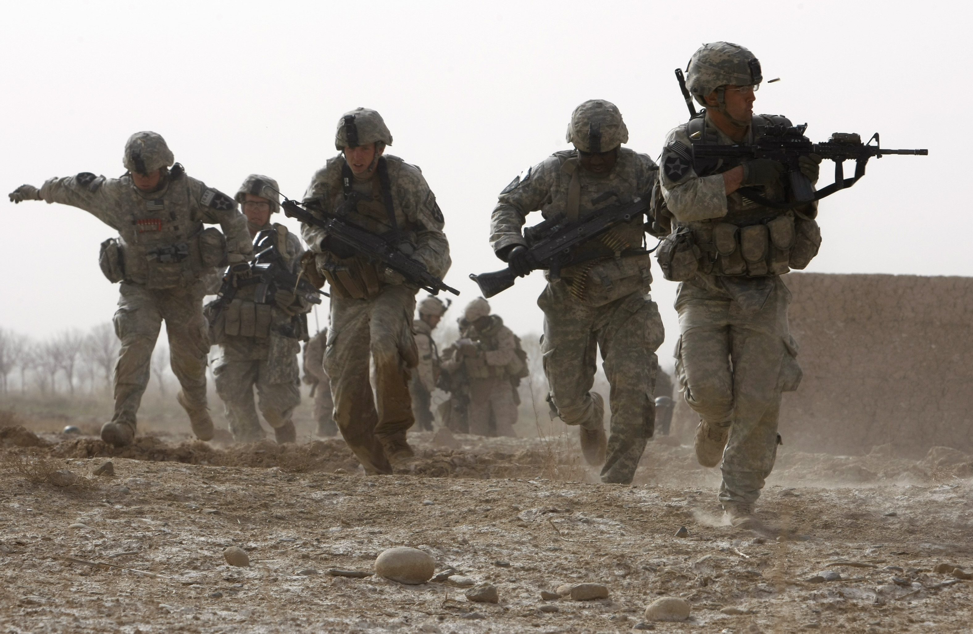 Американские военные афганистан. Армия США 2010 Афганистан. Американский спецназ в Афганистане 2001. Американские солдаты в Афганистане. Солдаты НАТО В Афганистане.