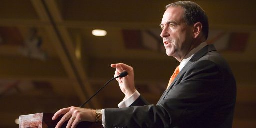 Mike Huckabee Climbs To Top In GOP 2016 Poll