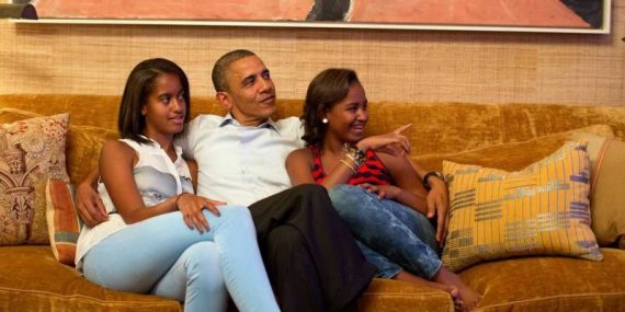 malia-sasha-and-president-obama--obama-family-1