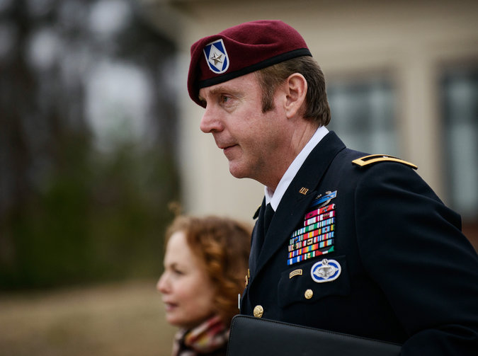 No, Damn It, Army Generals Aren't Exempt From Uniform Regulations – Outside  the Beltway