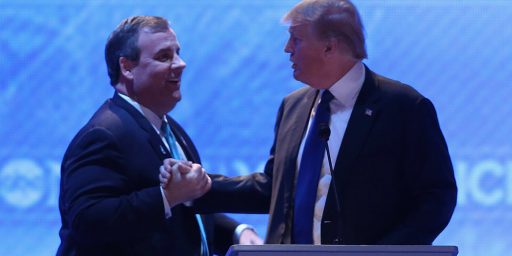 Chris Christie Endorses Donald Trump, Donald Trump Steals Post-Debate News Cycle