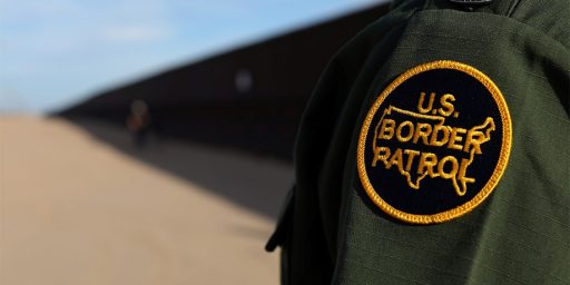 Border Patrol Detains Two Americans for Speaking Spanish