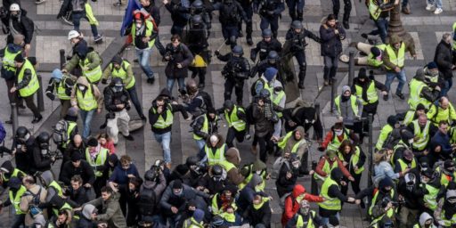 France's Yellow Vest Riots Enter Fifth Week