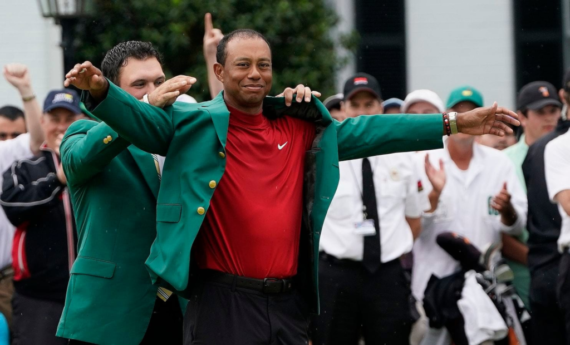 Unstoppable in Red: Tiger Woods and Nike at the Masters - The New York Times