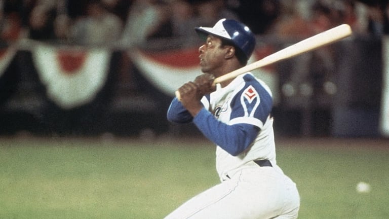 Henry Louis Hank Aaron (1934-2021) •