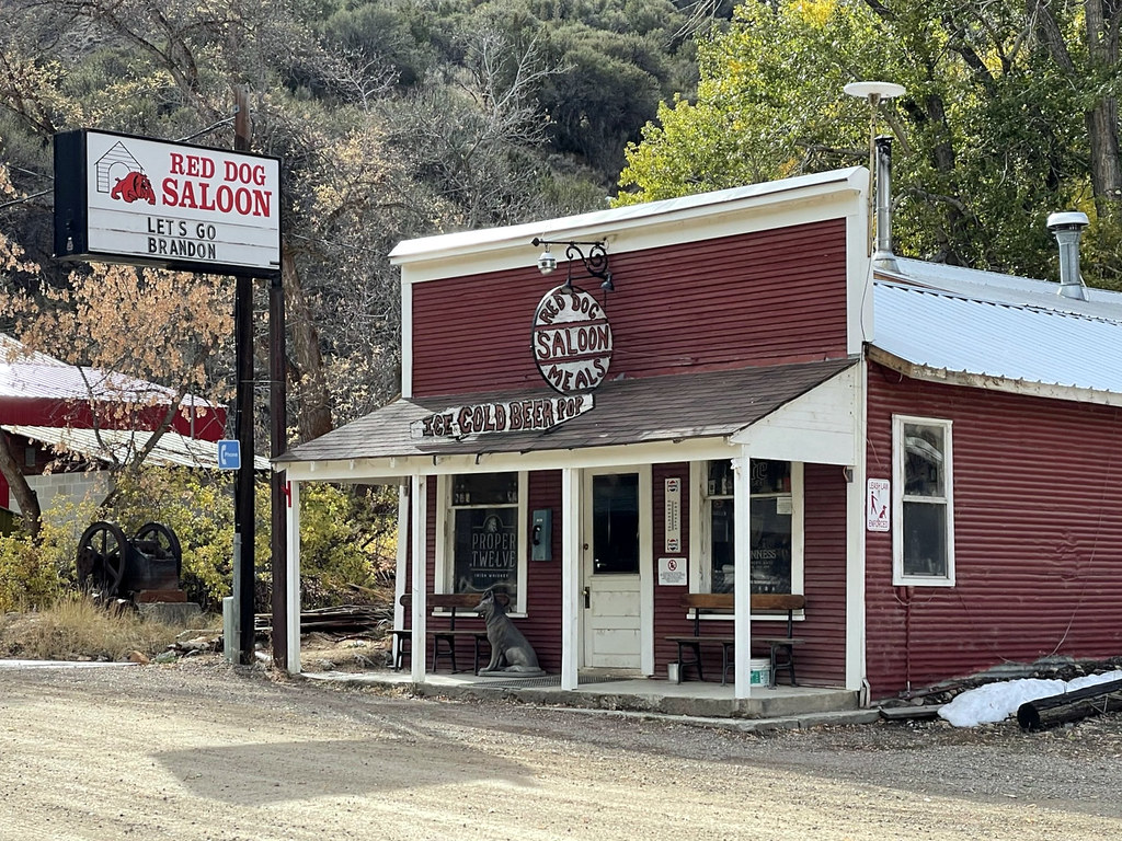 Red Dog Saloon in Jarbidge. At least we know the Internet is available in Jarbidge. The saloon was closed. The Outdoor Inn was open, but will close down on Halloween. The next day the Red Dog Saloon will be opened for the winter season. Apparently there's not enough staff to run both businesses simultaneously. The owner of these establishments is the cook at the Outdoor Inn and he has lived in Jarbidge his entire life.