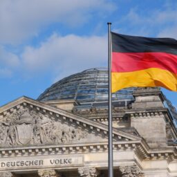 The free high-resolution photo of architecture, sky, building, city, home, red, flag, landmark, facade, black, yellow, blue sky, historic building, capital, clouds, gold, germany, berlin, policy, reichstag, bundestag, the german volke, germany flag, black red gold, government buildings, berlin government , taken with an NIKON D80 02/06 2017 The picture taken with 70.0mm, f/4.5s, 10/25000s, ISO 400 The image is released free of copyrights under Creative Commons CC0.