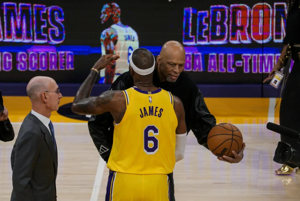 Who Came Closer To Michael Jordan: Kobe Bryant Or LeBron James (Breakdown)  - Fadeaway World